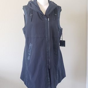 Simply Vera Wang Active Vest size Medium